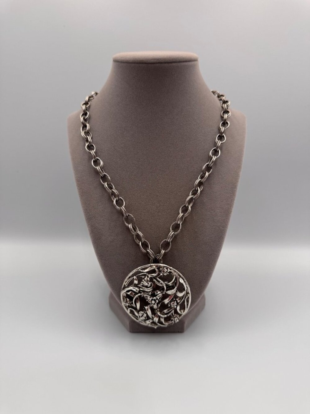 Vintage Karu Arke Silver Tone Floral Pendant Brooch Necklace 20” Statement